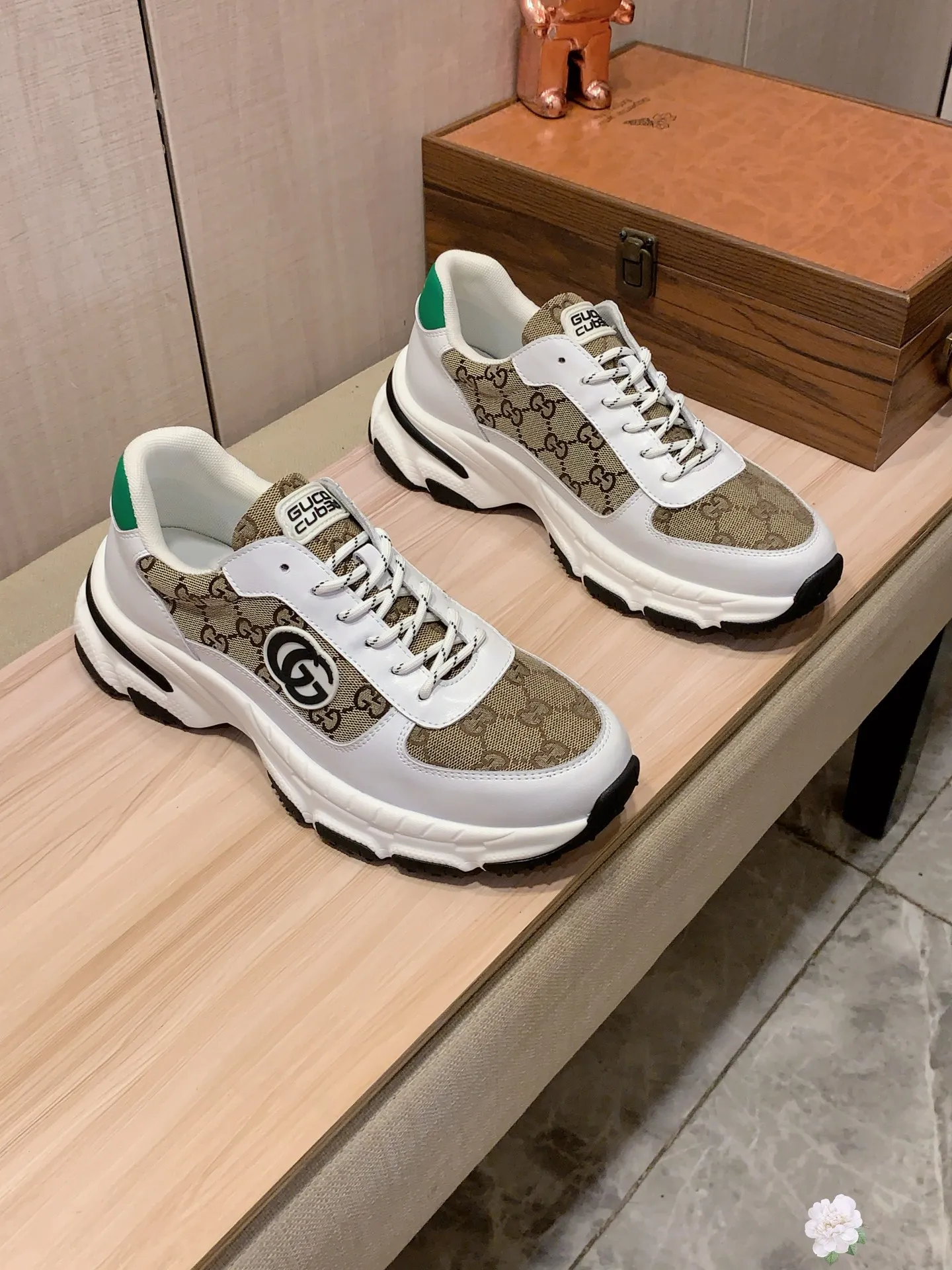 Men's men's shoes💰460💰💰🎩🎩[Lightning][Lightning] "Gucci*" The latest • popular casual shoes, top brand [seduce] luxury ~ purchasing agency, top ~ quality. [Strong] The upper is made of imported breathable cowhide with material ➕ breathable sheepskin feet (•) and fine workmanship. The original stylish and stylish soft rubber wear-resistant and non-slip outsole is light and comfortable on the feet. The real thing looks better when photographed in person. Code 111: Code: 38-44, 3️⃣ colors selected